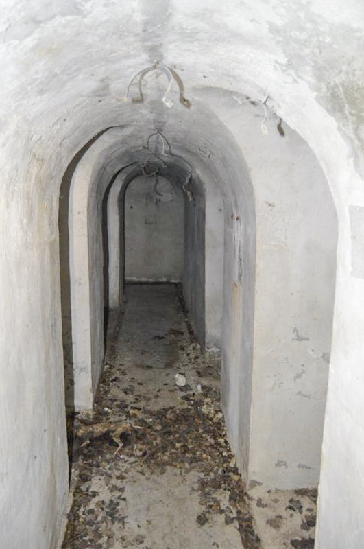 Ligne Maginot - CASTEL VIEIL - (Ouvrage d'infanterie) - Bloc 1
Couloir sud - Michal Prasil