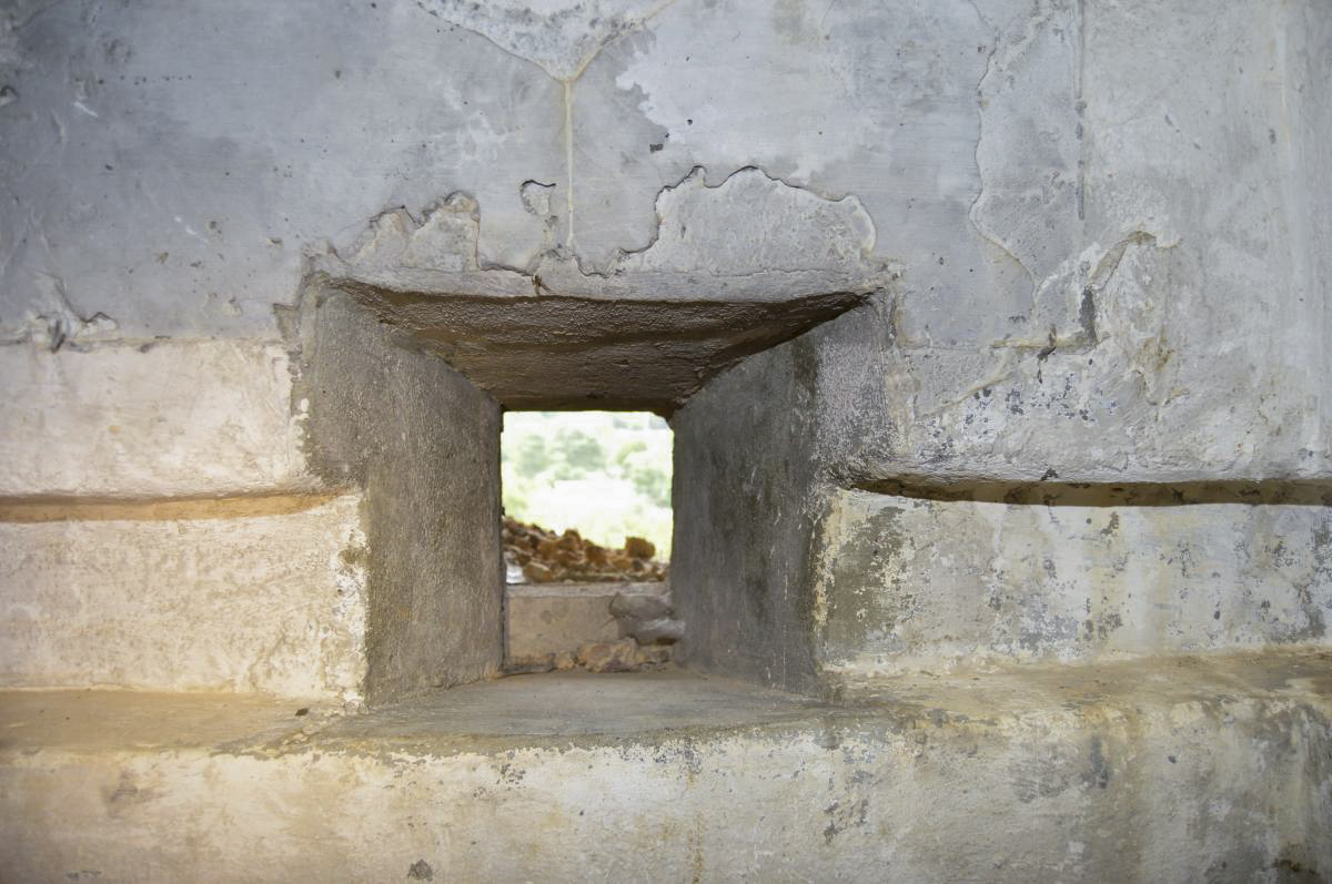Ligne Maginot - CASTEL VIEIL - (Ouvrage d'infanterie) - Bloc 4
Créneau de mitrailleuse - Michal Prasil