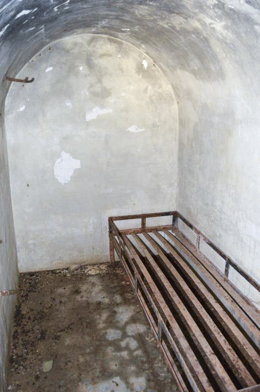 Ligne Maginot - CASTEL VIEIL - (Ouvrage d'infanterie) - Couloir central - Chambre de sous-officier - Michal Prasil