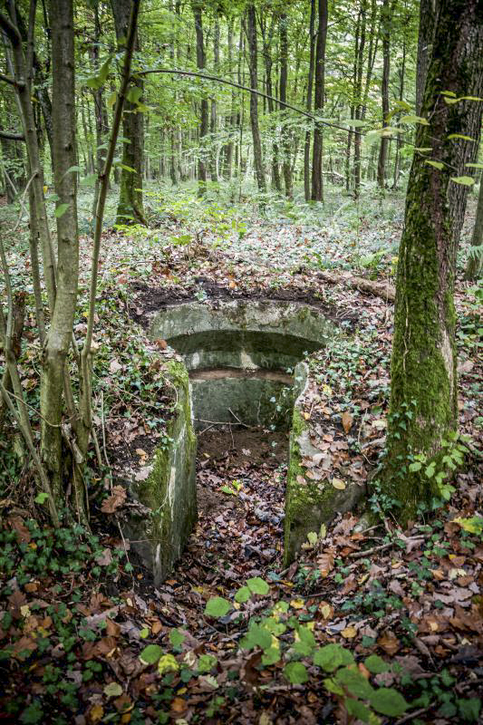 Ligne Maginot - CT27 - (Cuve pour arme d'infanterie) - Emplacement bétonné pour tourelle démontable - Fré Do