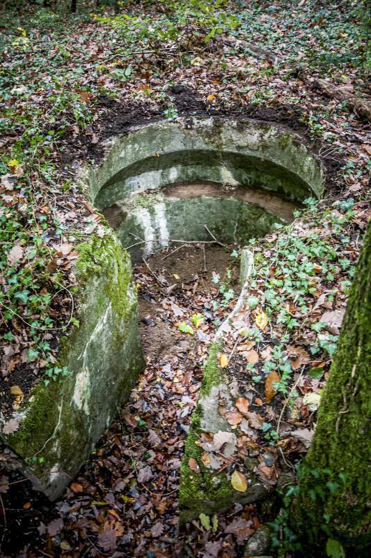 Ligne Maginot - CT27 - (Cuve pour arme d'infanterie) - Emplacement bétonné pour tourelle démontable - Fré Do