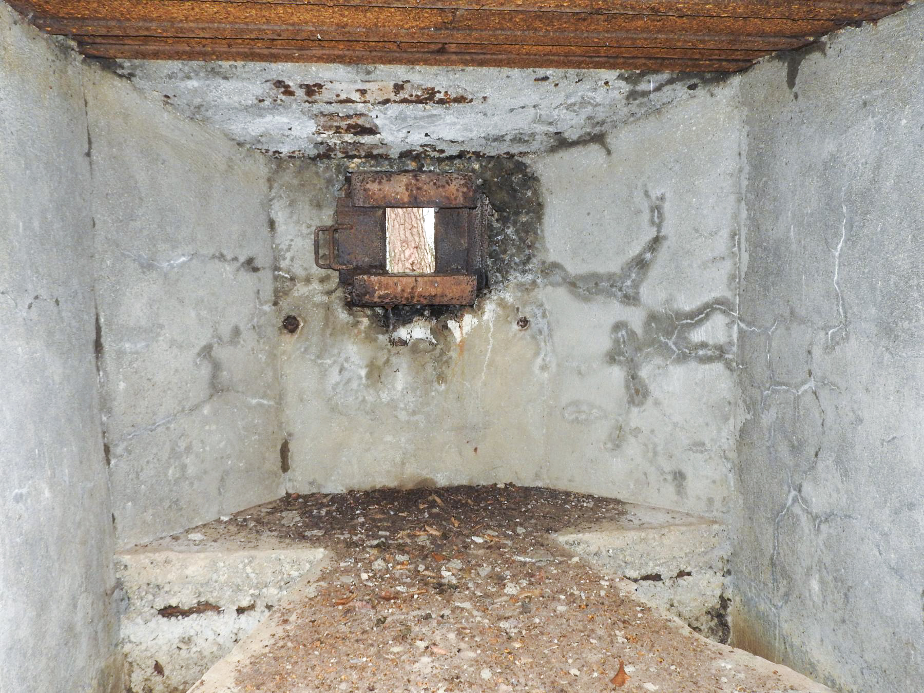 Ligne Maginot - BB310 - (Blockhaus pour arme infanterie) - L'intérieur et la chambre de tir.
 - STENGER Mathieu