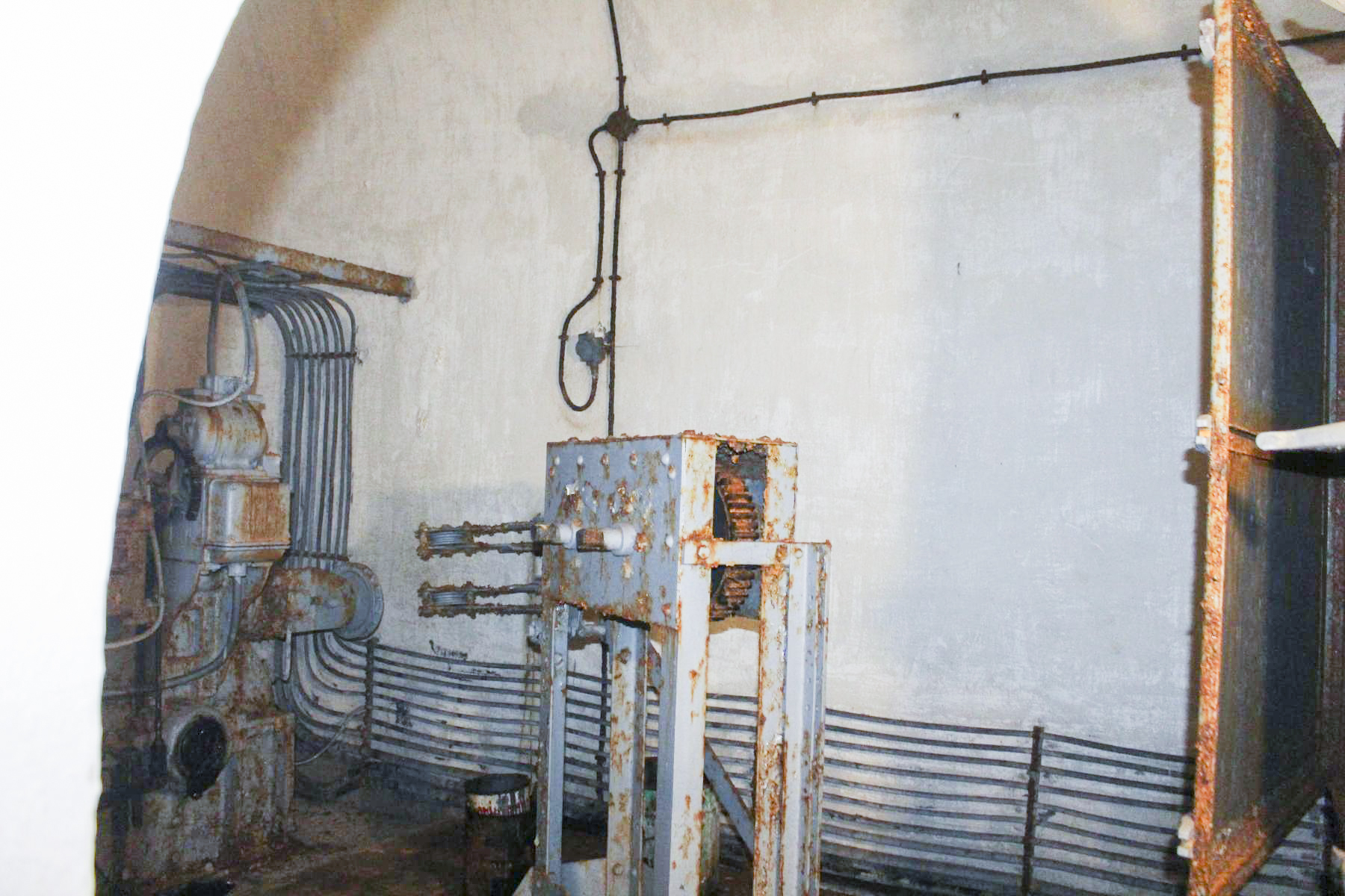 Ligne Maginot - CASTILLON (CN) - EO8 - (Ouvrage d'artillerie) - Moteur du monte-charges  - Stuart ANDRE