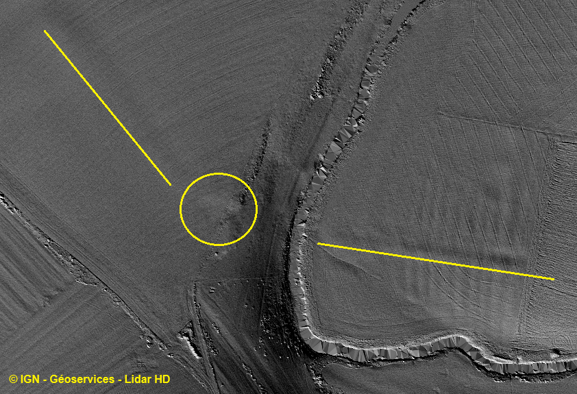 Ligne Maginot - CEZF-18 - GALGENSTUCK - (Blockhaus lourd type STG / STG-FCR - Double) - Vue traitée à partir des données LIDAR, en éclairage rasant. On devine la trace de la fouille et des deux fossés antichar - Jean-Michel Jolas