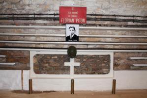 Ligne Maginot - FERMONT - A2 - (Ouvrage d'artillerie) - La tombe provisoire du soldat Piton dans la gare D
Le soldat Florian Piton fut exhumé en 1946 et rendu à sa famille