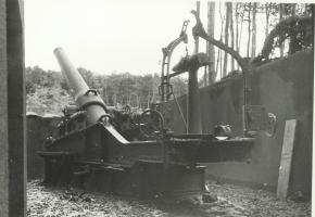 Ligne Maginot - STRENGWALD (BATTERIE DU) - (Position d'artillerie préparée) - L'une des pièces de 240mm modèle 1884 / 17 en 1940
Photo allemande