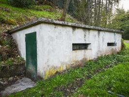 Ligne Maginot - STESCHBACH - (Blockhaus pour canon) - Le blockhaus du côté gauche, reconverti en garage / hangar de stockage