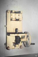 Ligne Maginot - SCHIESSECK - (Ouvrage d'artillerie) - Bloc 4
Dispositif permettant l'assemblage des munitions pour les mortiers de 81 (empennages et fusées)