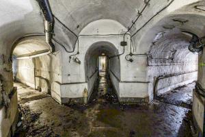 Ligne Maginot - WELSCHHOF - (Ouvrage d'infanterie) - Croisement de galeries
Noter l'enduit rugueux spécifique à ce secteur