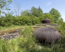 Ligne Maginot - HOCHWALD - (Ouvrage d'artillerie) - Bloc 2
La cloche JM et derrière la cloche GFM
