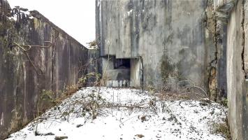 Ligne Maginot - HOCHWALD - (Ouvrage d'artillerie) - Bloc  13
Créneau FM de défense de l'issue de secours