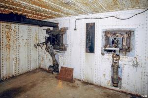 Ligne Maginot - SCHOENENBOURG - (Ouvrage d'artillerie) - Bloc 1
Noter au sol un exemple de pièce de renforcement de joue de trémie n° 4, non posé.