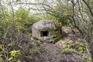 Ligne Maginot - OBERROEDERN NORD - (Casemate d'infanterie - Double) - La cloche GFM Sud Est labourée par les tirs de PAK allemand et sur laquelle ces derniers se sont moins acharnés.