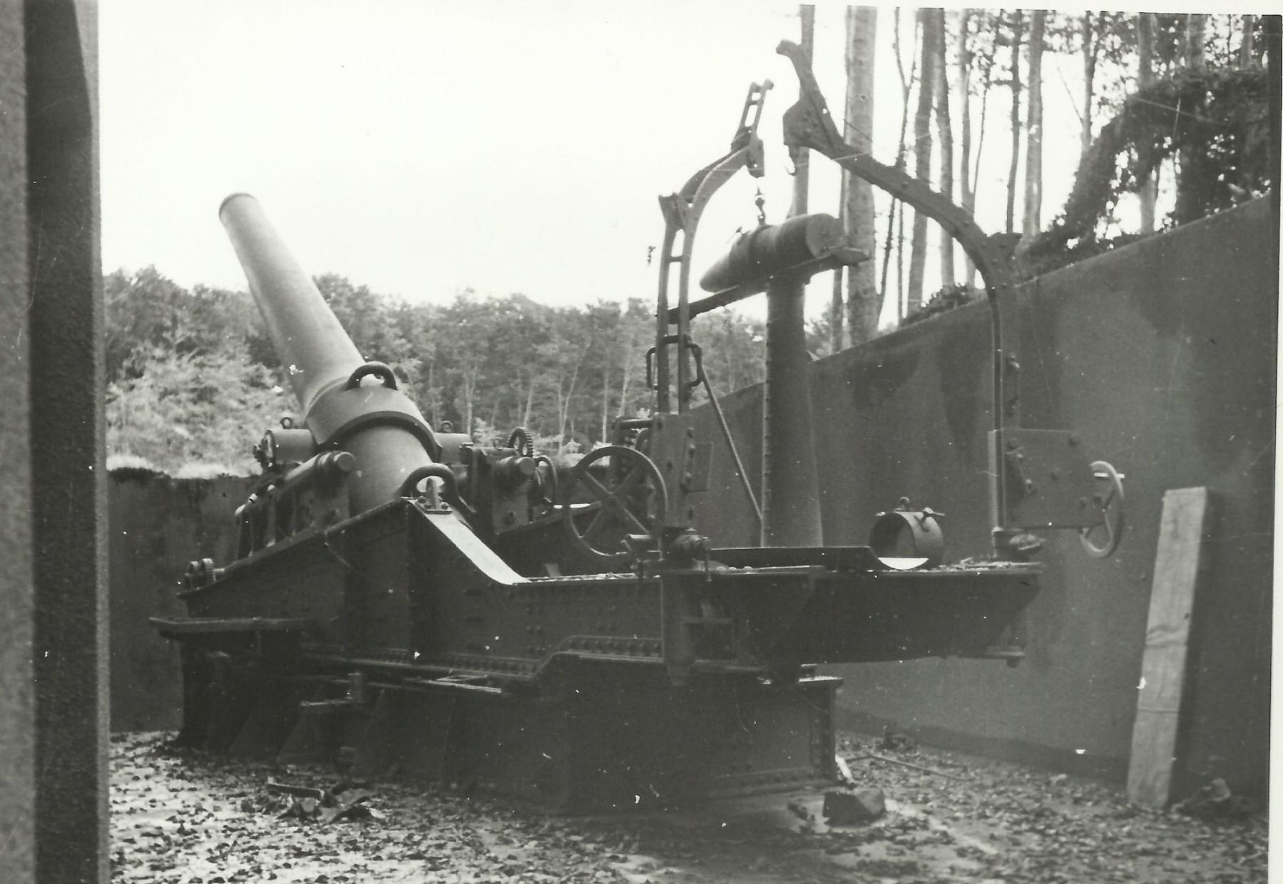 Ligne Maginot - STRENGWALD (BATTERIE DU) - (Position d'artillerie préparée) - L'une des pièces de 240mm modèle 1884 / 17 en 1940
Photo allemande