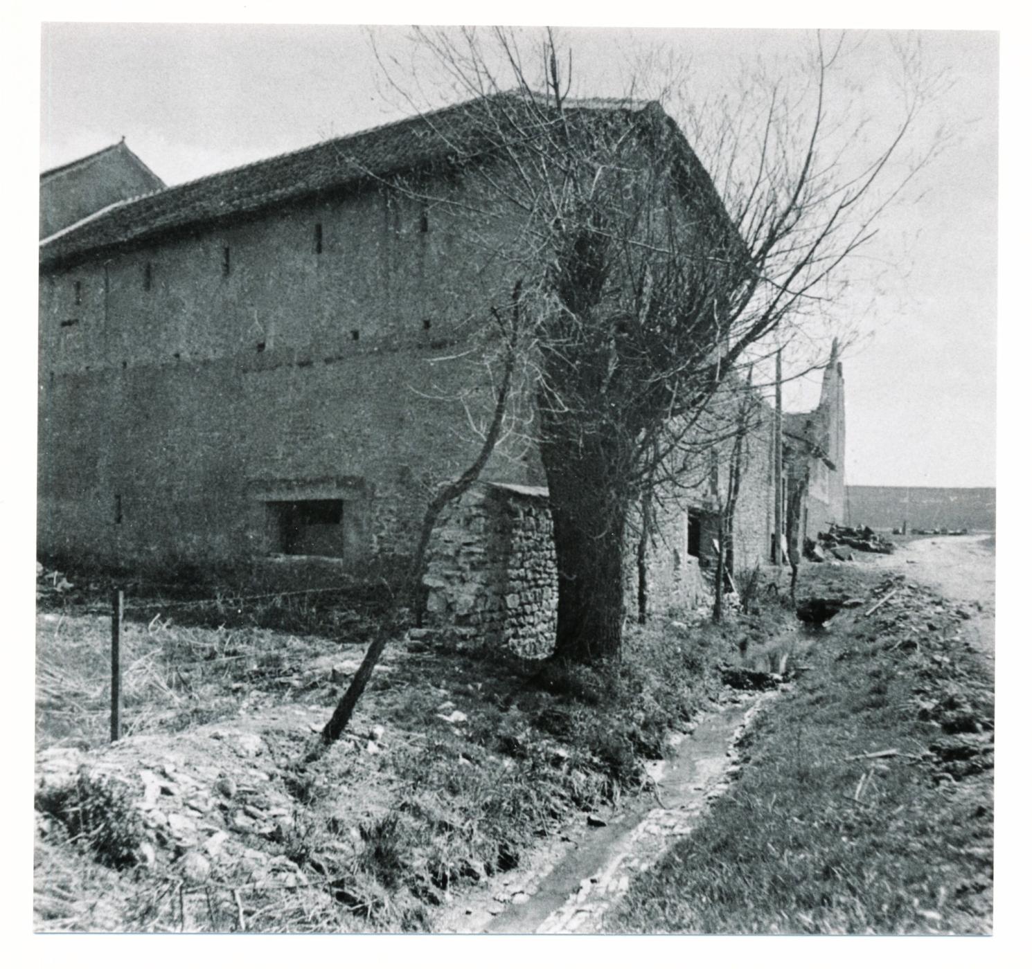 Ligne Maginot - FERME WELSCHHOF SUD - (Blockhaus pour arme infanterie) - Le troisième créneau sur le coté  - Inconnu