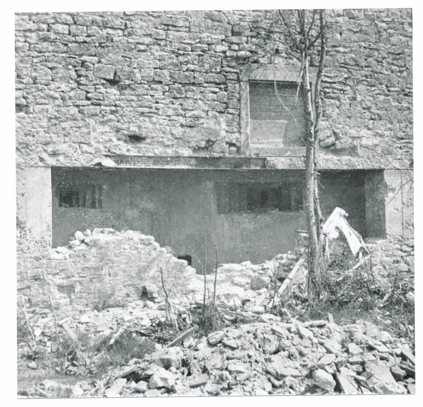 Ligne Maginot - FERME WELSCHHOF SUD - (Blockhaus pour arme infanterie) - Détail de l'embrasure principale avec ses deux créneaux - Inconnu