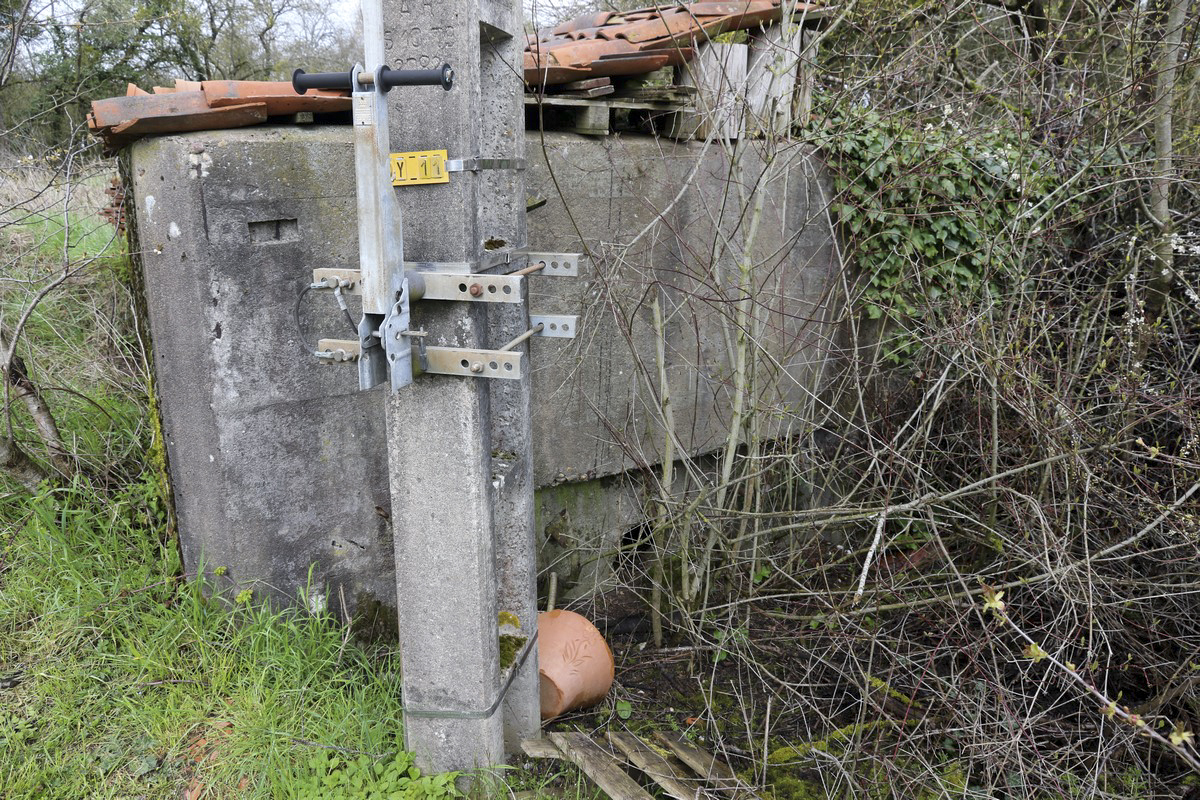 Ligne Maginot - BB6-B - GEISMUHL 1 - (Blockhaus pour arme infanterie) - Créneau vers l'Anzeling - Alain Perouffe