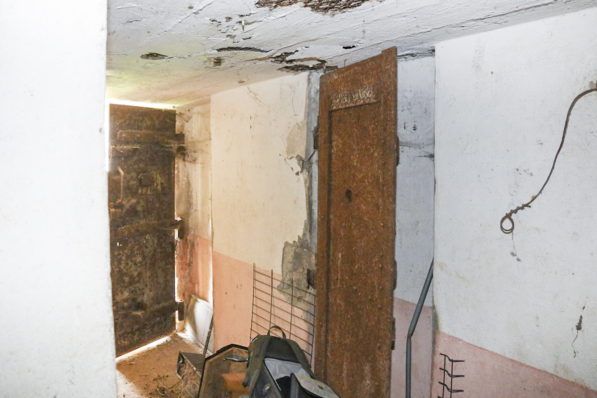 Ligne Maginot - BB37 - (Blockhaus pour canon) - La porte de séparation de la chambre de tir canon
 - Alain Perouffe