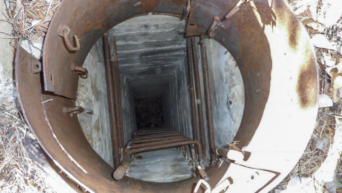 Ligne Maginot - BAISSE DE SCUVION - (Ouvrage d'infanterie) - Bloc 2
Accès à la cloche d'observation - ELLENA-CUNY