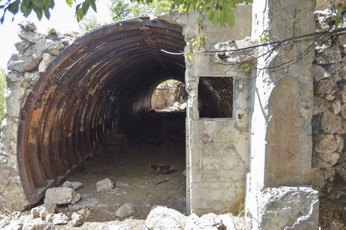 Ligne Maginot - Baisse de Scuvion 7 - Au premier plan la cheminée - Michal Prasil