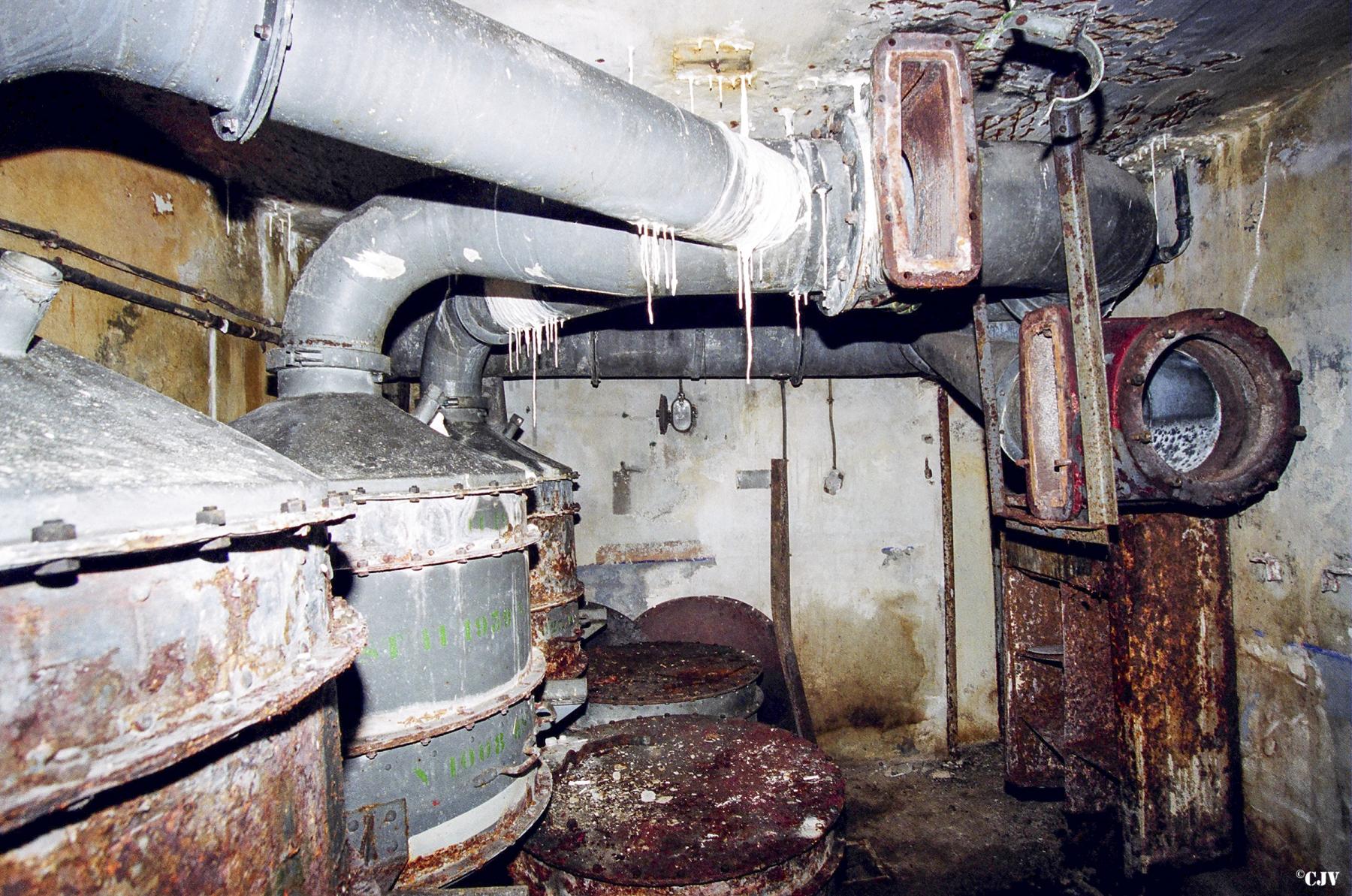 Ligne Maginot - BERENBACH - A26 - (Ouvrage d'infanterie) - Bloc 1
Salle des filtres - Lia VERMEULEN