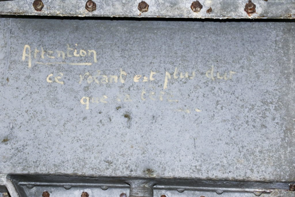 Ligne Maginot - BERENBACH - A26 - (Ouvrage d'infanterie) - Bloc 2
Le volant a disparu. Mais la note de mise en garde est encore visible, non sans humour - Alain Perouffe