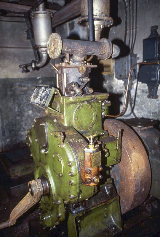 Ligne Maginot - GOMELANGE - X32 - (Abri) - Le moteur qui ne demande qu'à tourner... - Valentin Hemmert