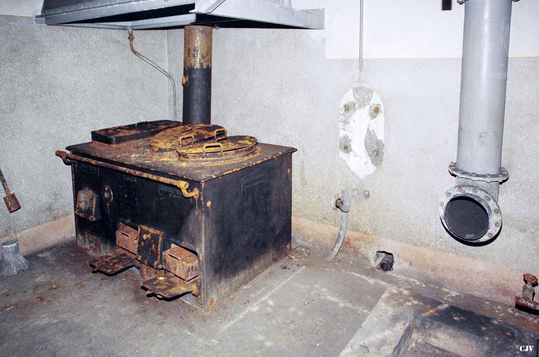 Ligne Maginot - GOMELANGE - X32 - (Abri) - La cuisinière à carbon François Vaillant - Lia VERMEULEN