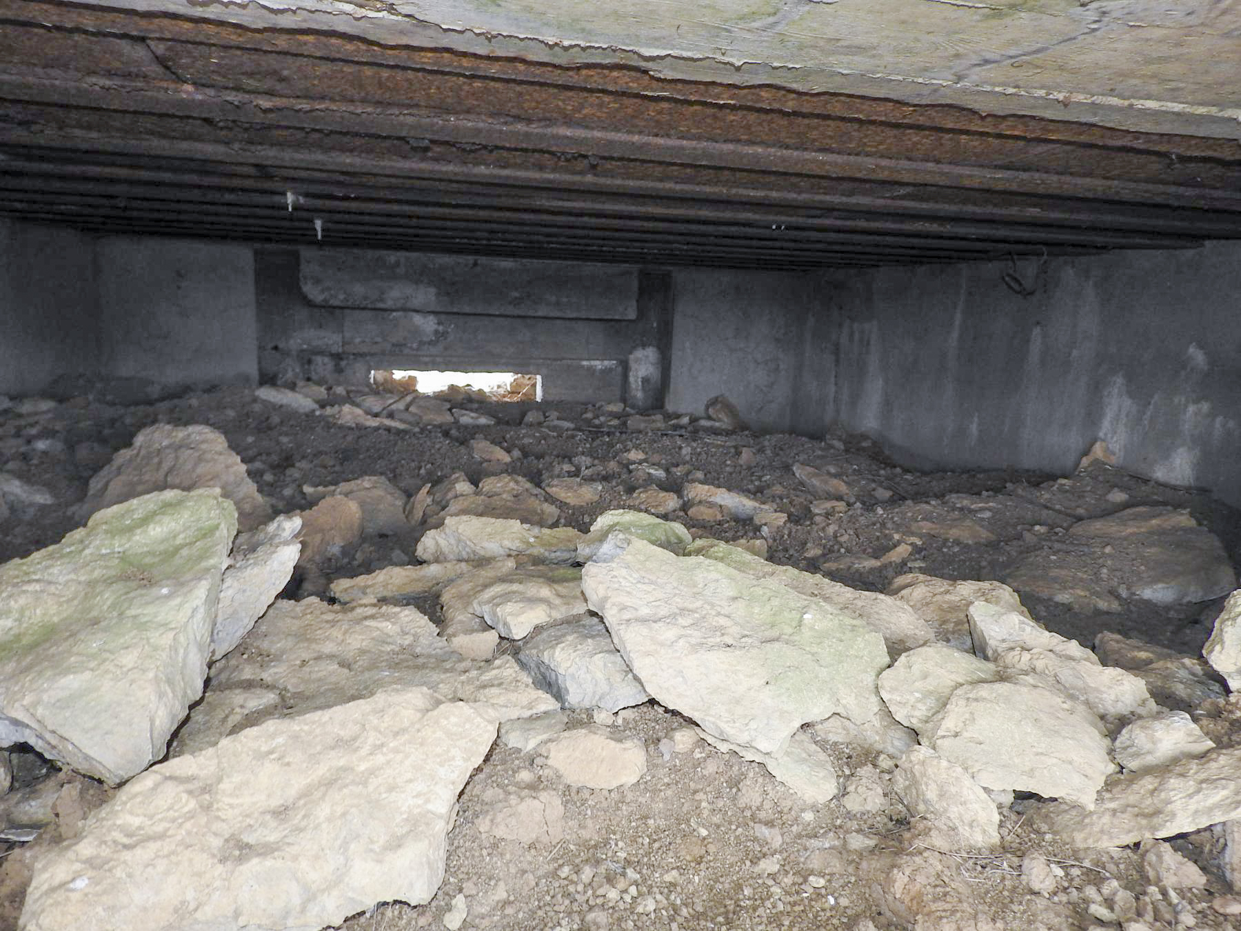 Ligne Maginot - HOCHWAELDEN EST - (Blockhaus pour canon) - L'intérieur rempli de terre. - STENGER Mathieu