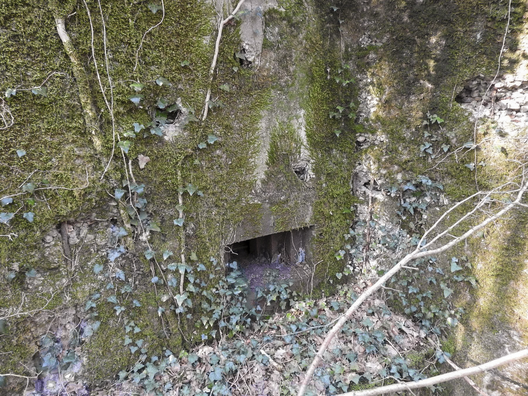 Ligne Maginot - BB163 - STUDEN NORD-EST - (Blockhaus pour arme infanterie) - L'embrasure pour mitrailleuse. - STENGER Mathieu