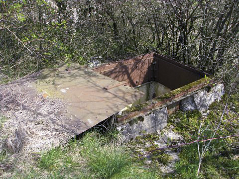 Ligne Maginot - La trappe d'accés à la chambre -  - AALMA - www.lignemaginot.com