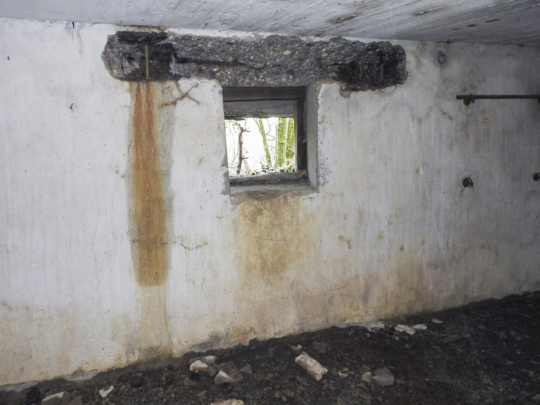 Ligne Maginot - AB16 - (Blockhaus pour canon) - Le créneau anti-char. - STENGER Mathieu
