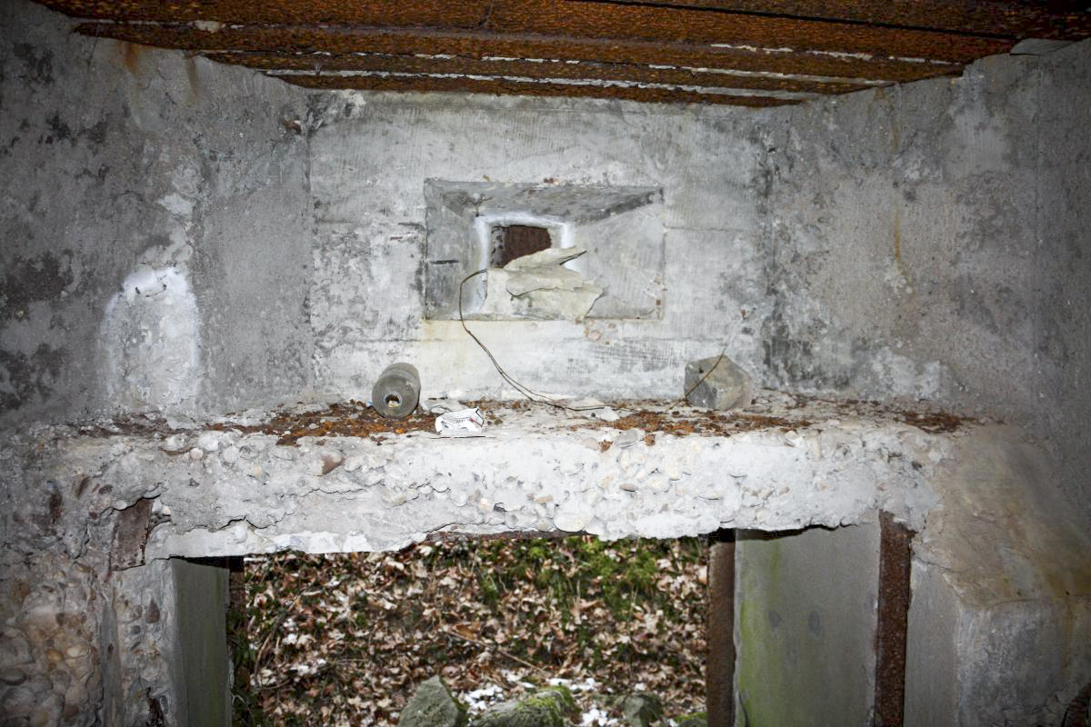 Ligne Maginot - ALTCOUPE NORD - (Blockhaus pour canon) - Vue intérieure de l'orifice au dessus de l'entrée prévue pour le canon - Fré Do