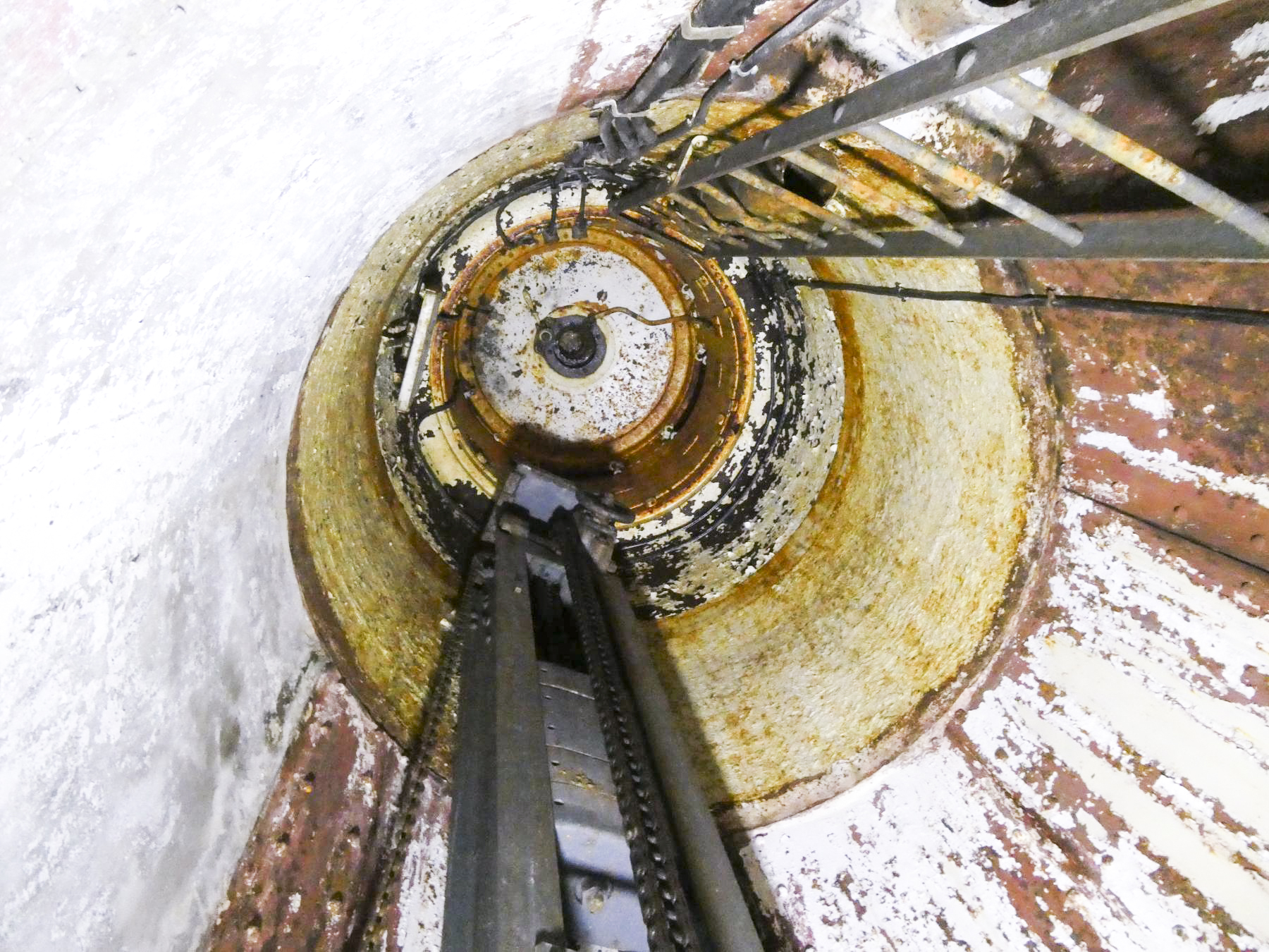 Ligne Maginot - CASTILLON (CN) - EO8 - (Ouvrage d'artillerie) - Bloc 4
Cloche VDP - ELLENA Daniel - CUNY Philippe