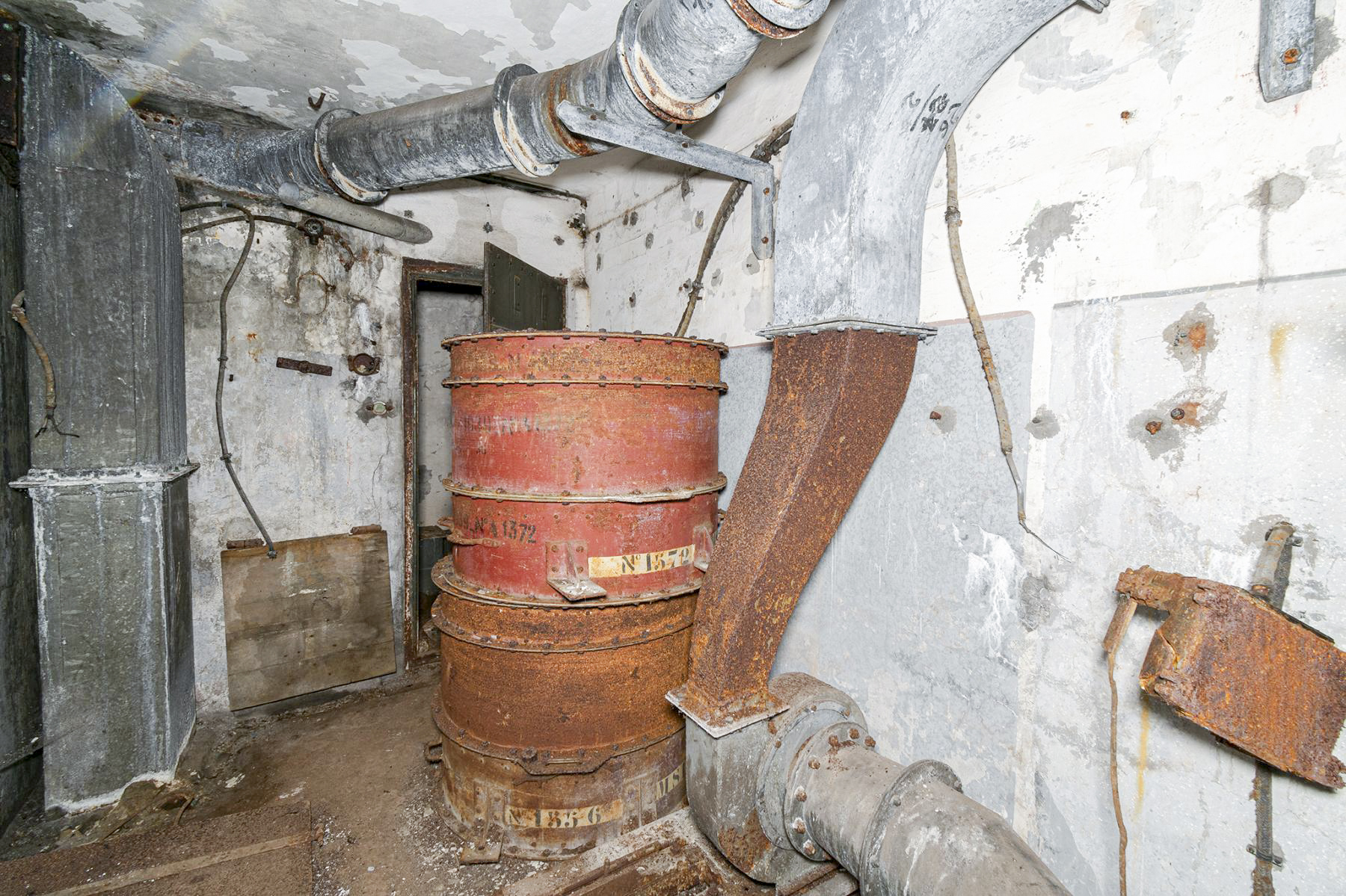 Ligne Maginot - BOVENBERG - A27 - (Ouvrage d'infanterie) - Bloc 1
Système de filtration d'air et ventilation - David Palmer