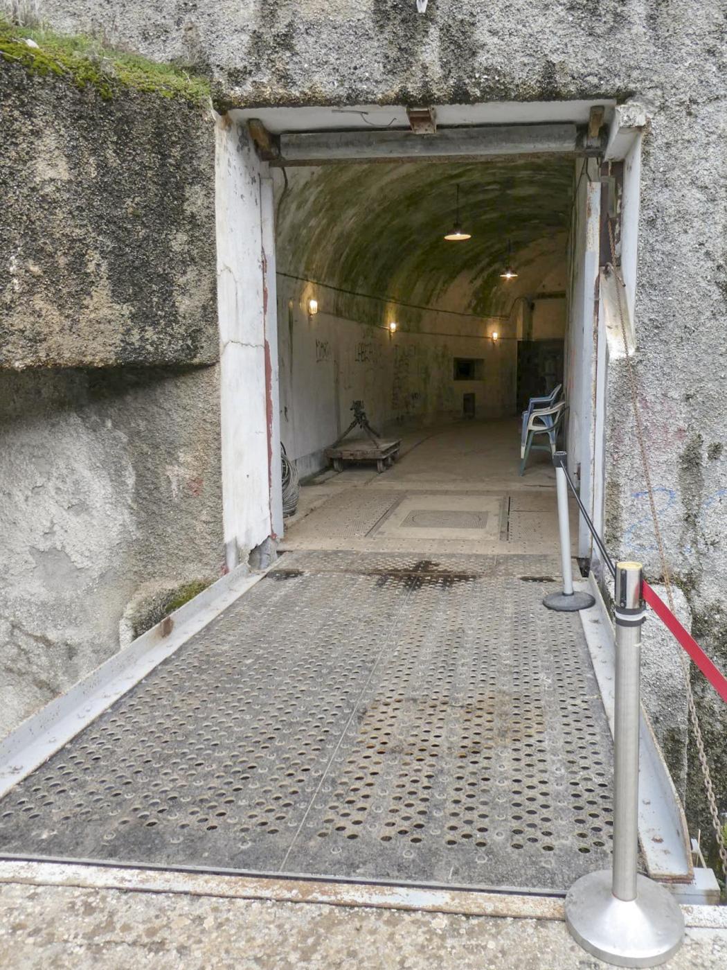 Ligne Maginot - CASTILLON (CN) - EO8 - (Ouvrage d'artillerie) - Bloc 1 - ELLENA Daniel - CUNY Philippe