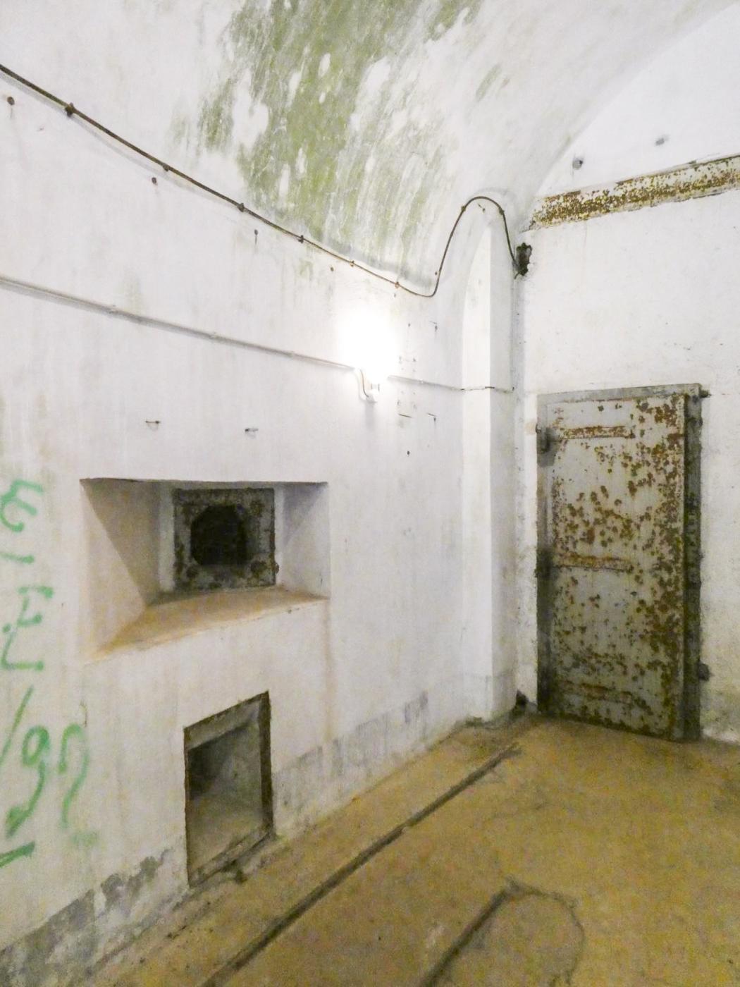 Ligne Maginot - CASTILLON (CN) - EO8 - (Ouvrage d'artillerie) - Bloc 1
Deuxième créneau de défense de l'entrée - ELLENA Daniel - CUNY Philippe