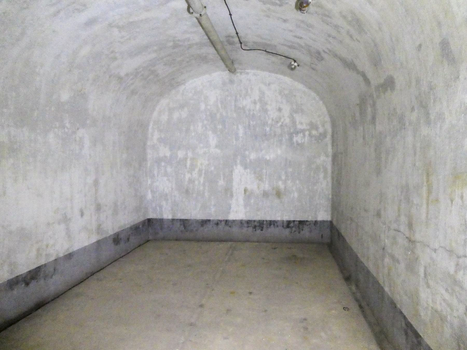 Ligne Maginot - CASTILLON (CN) - EO8 - (Ouvrage d'artillerie) - Bloc 3
Magasin  - ELLENA Daniel - CUNY Philippe