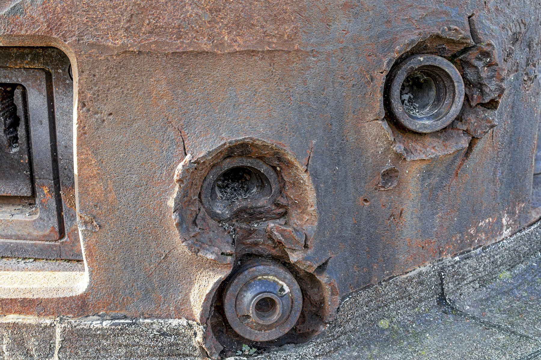 Ligne Maginot - 35/3 - MARCKOLSHEIM SUD - (Casemate d'infanterie - Double) - Cloche GFM, impacts de 88 mm - David Palmer