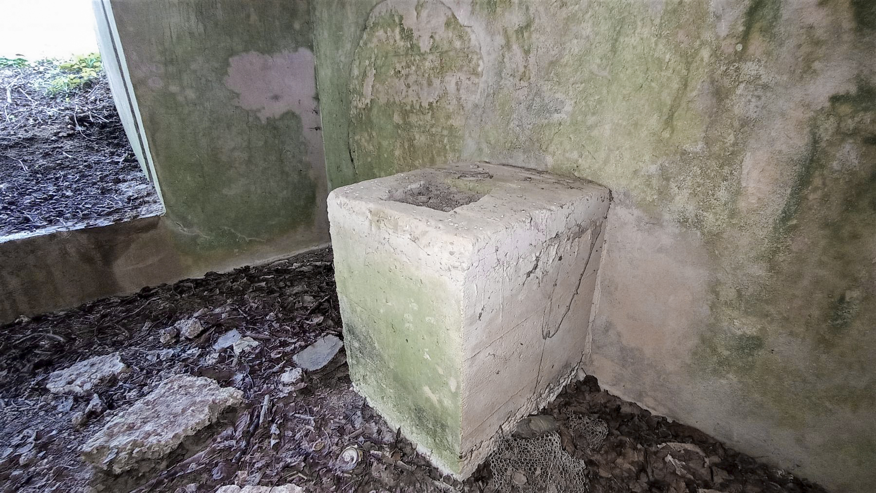 Ligne Maginot - KOHLFELD - (Blockhaus pour canon) - Support du soc rabattable de la flèche gauche du canon - Baptiste GAUDIN
