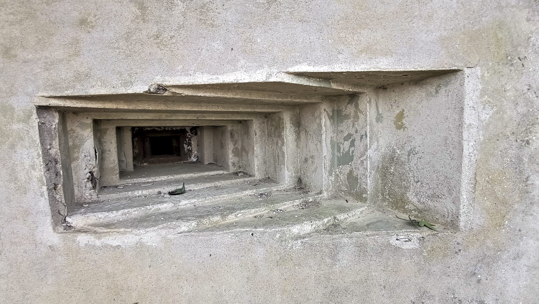Ligne Maginot - BETTELSTOCK - (Blockhaus pour canon) - Créneau frontal de défense rapprochée - Baptiste GAUDIN