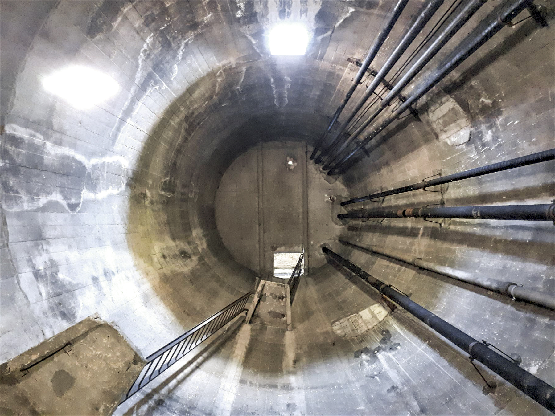 Ligne Maginot - BAN SAINT JEAN - (Camp de sureté) - Château d'eau (R1)
Vue interne du fut - Gregory Fuchs