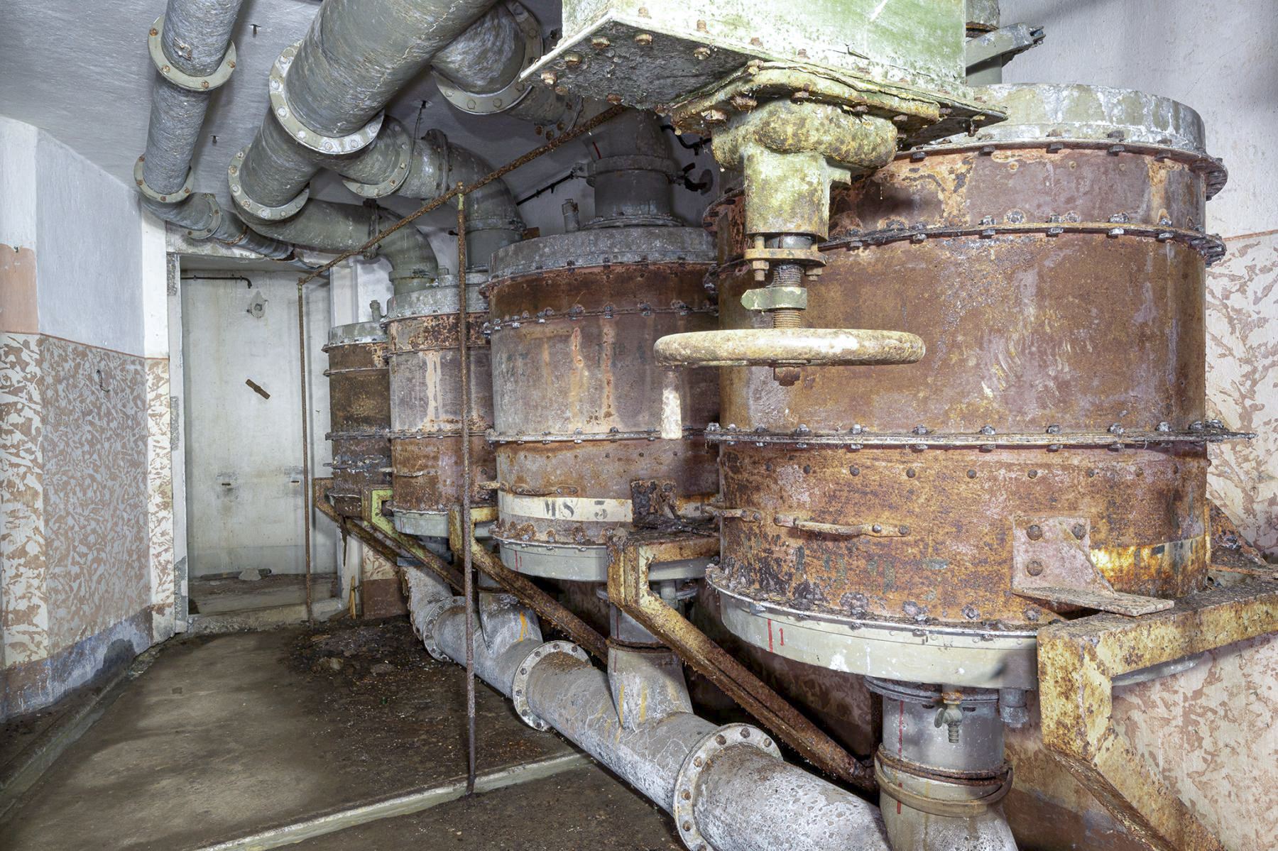 Ligne Maginot - DENTING - A28 - (Ouvrage d'infanterie) - Bloc 1
Étage inférieur
La salle des filtres de l'ouvrage - David Palmer