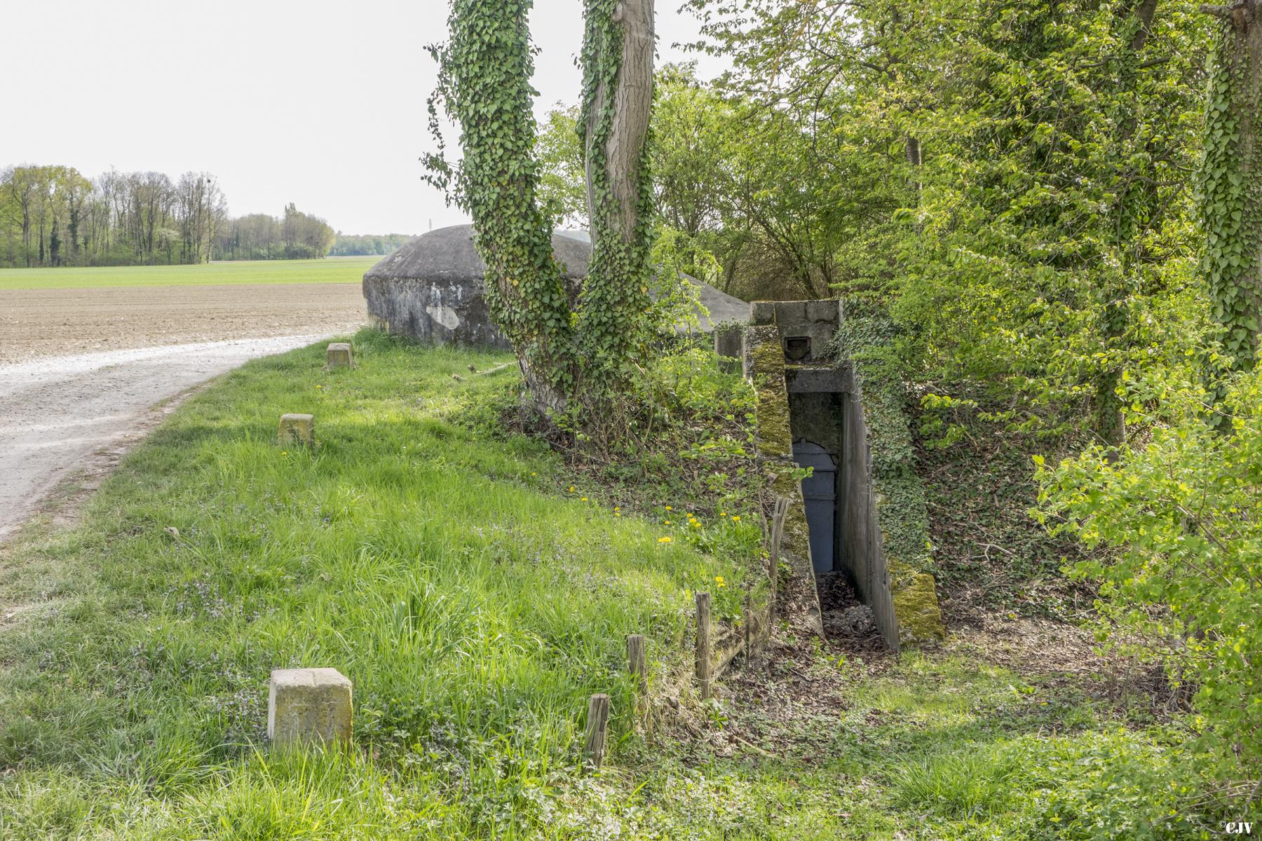 Ligne Maginot - B78 - RICHTOLSHEIM 4 - (Blockhaus pour arme infanterie) - L'entrée nord - Lia VERMEULEN