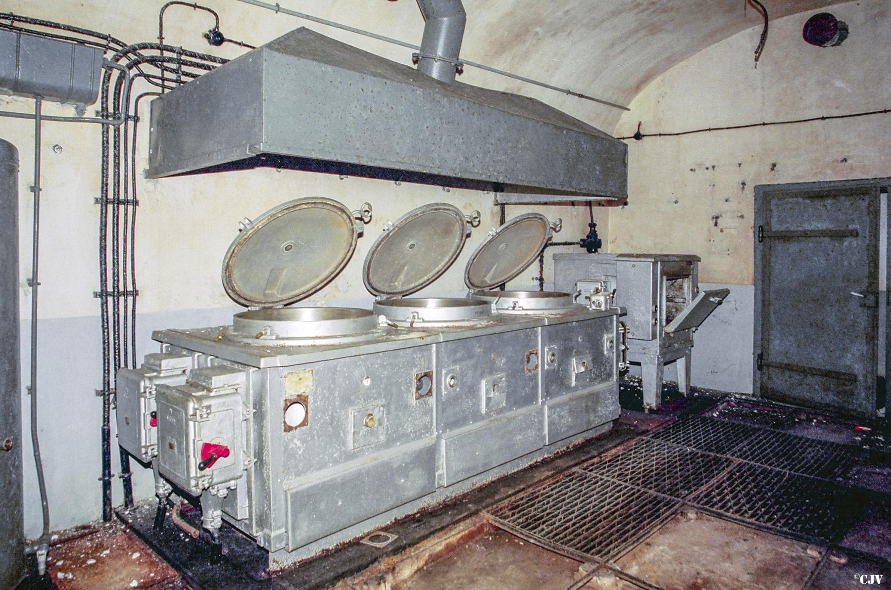 Ligne Maginot - SCHIESSECK - (Ouvrage d'artillerie) - La cuisine - Lia VERMEULEN