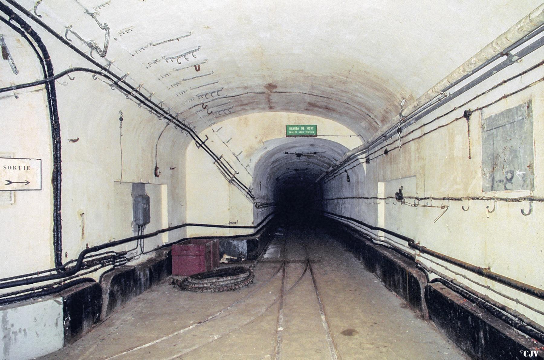 Ligne Maginot - SCHIESSECK - (Ouvrage d'artillerie) - Galerie principale - Lia VERMEULEN