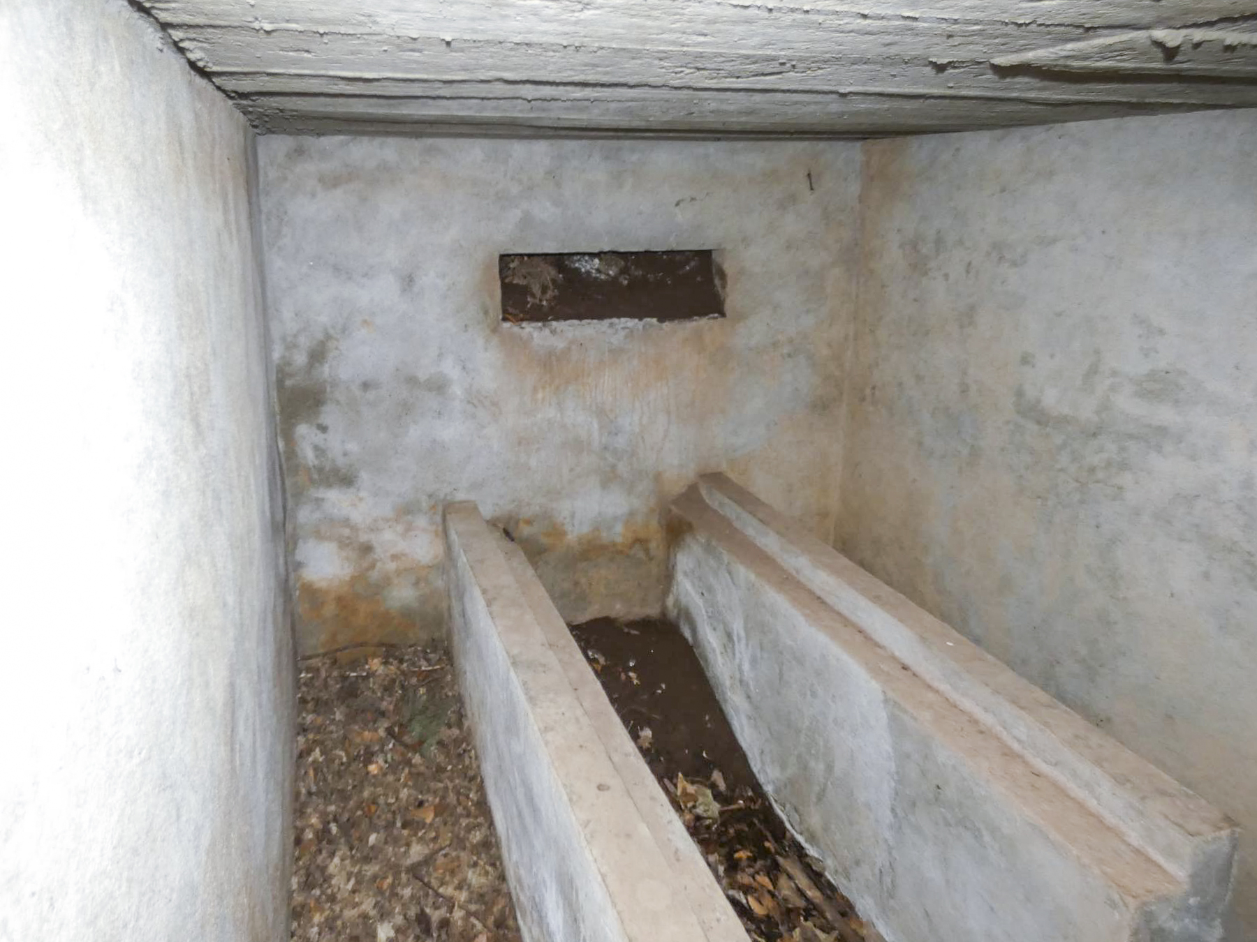 Ligne Maginot - KLAM 7 - (Blockhaus pour arme infanterie) - L'intérieur avec les supports pour une arme d'infanterie. - STENGER Mathieu