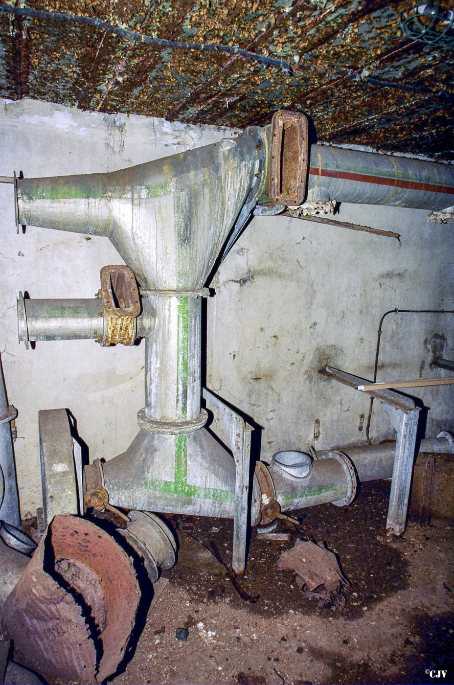 Ligne Maginot - WELSCHHOF - (Ouvrage d'infanterie) - Bloc 1
Salle des filtres - Lia VERMEULEN