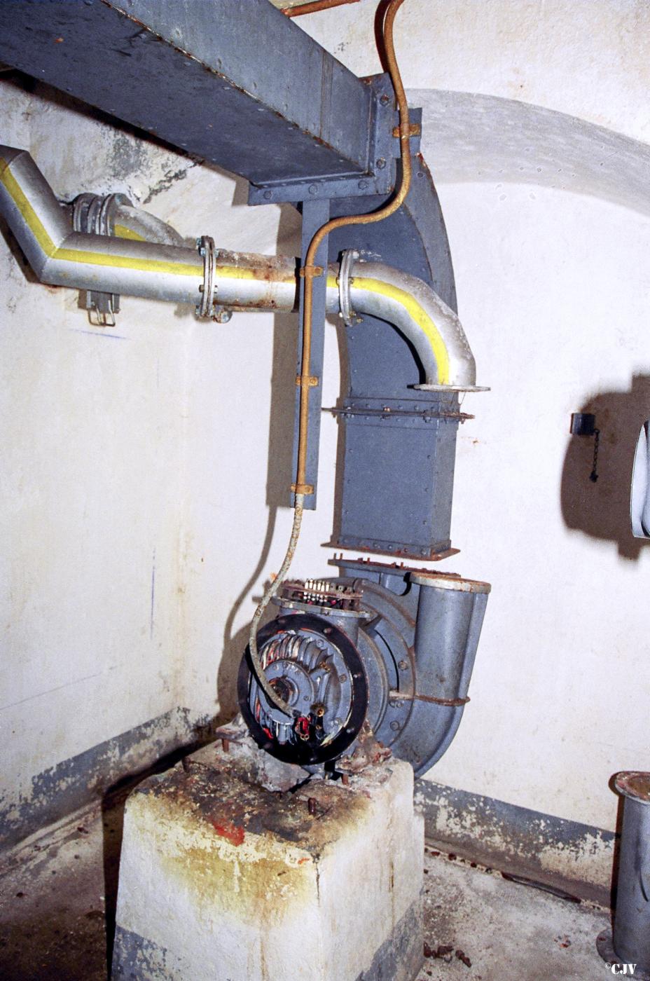 Ligne Maginot - WELSCHHOF - (Ouvrage d'infanterie) - Bloc 2
Etage intermédiaire
Ventilation - Lia VERMEULEN