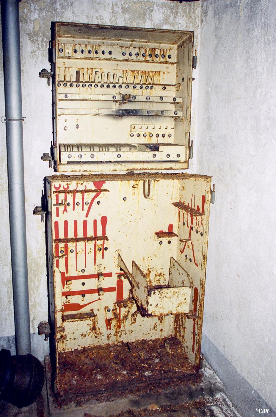 Ligne Maginot - WELSCHHOF - (Ouvrage d'infanterie) - Bloc 2
Armoires d'outillage pour la tourelle - Lia VERMEULEN